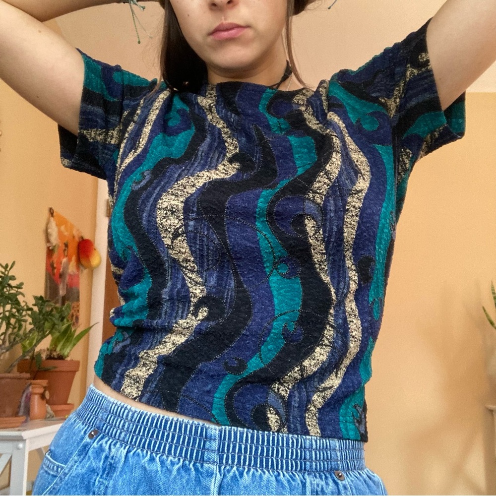 Funky vintage squiggly striped top